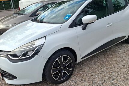 Renault Clio 106.000 km 3.982 &euro; Dietersheim (Bei Eching) 85386