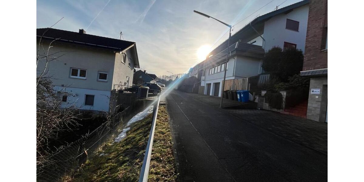 Einfamilienhaus Siegen Eiserfeld - 7 Zimmer, 135 m&sup2;, 260.000&euro; | Angebot:26904115