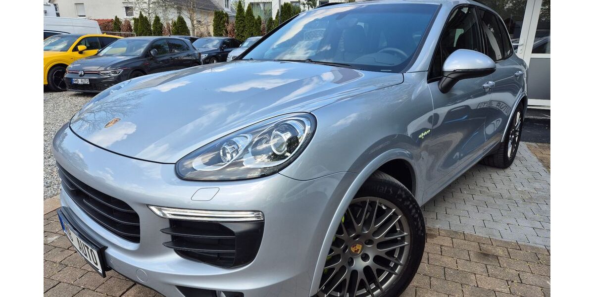 Porsche Cayenne 77.500 km 35.990 &euro; München 81247