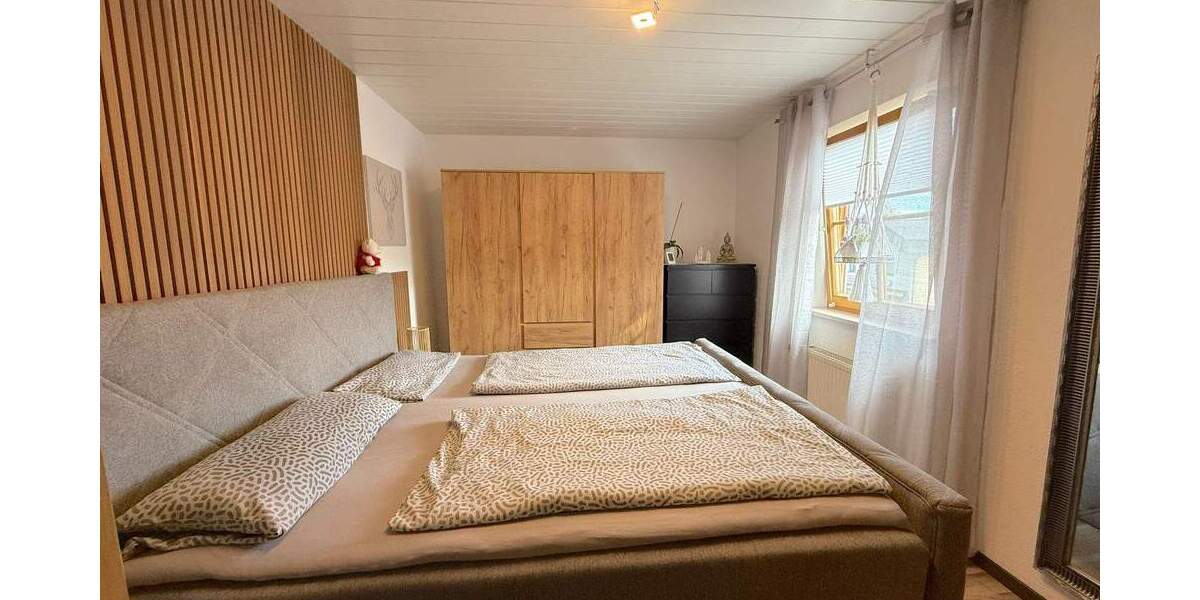 Doppelhaus mit zwei Terrassen, Wintergarten und gepflegtem kleinem 6 zimmer