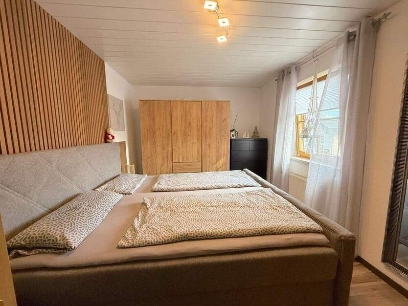 Doppelhaus mit zwei Terrassen, Wintergarten und gepflegtem kleinem 6 zimmer