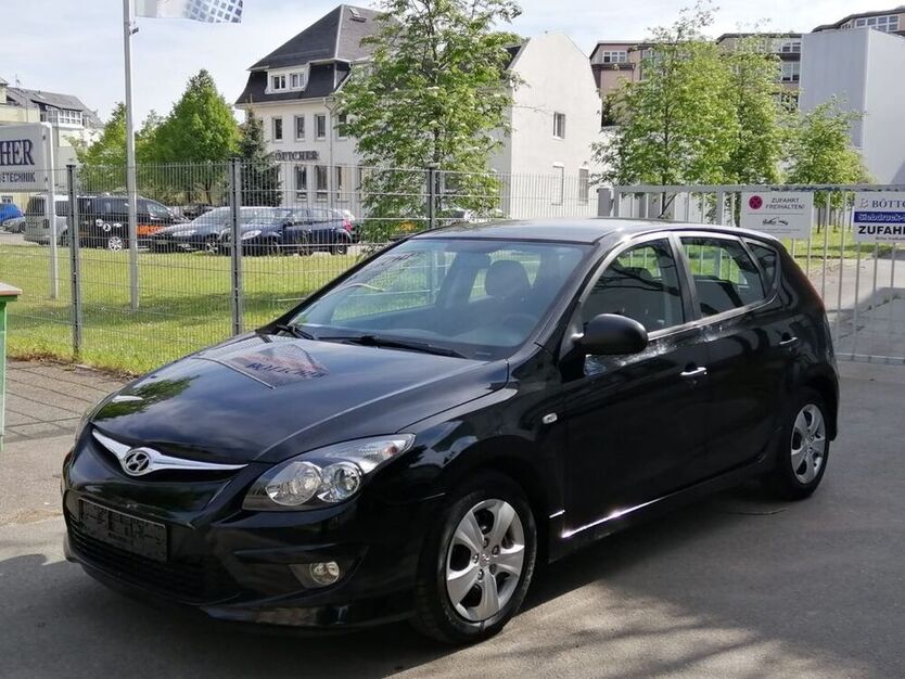 i30