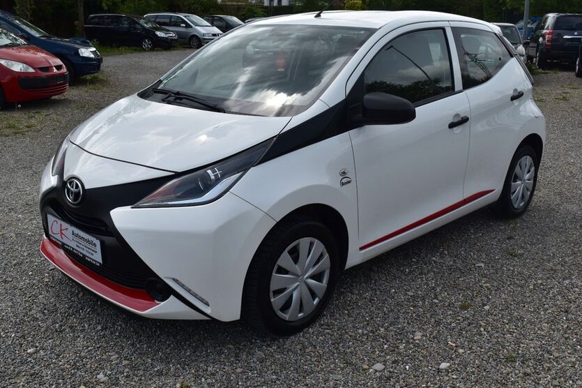 Toyota Aygo (X) 59.000 km 8.200 € Herbertingen 88518