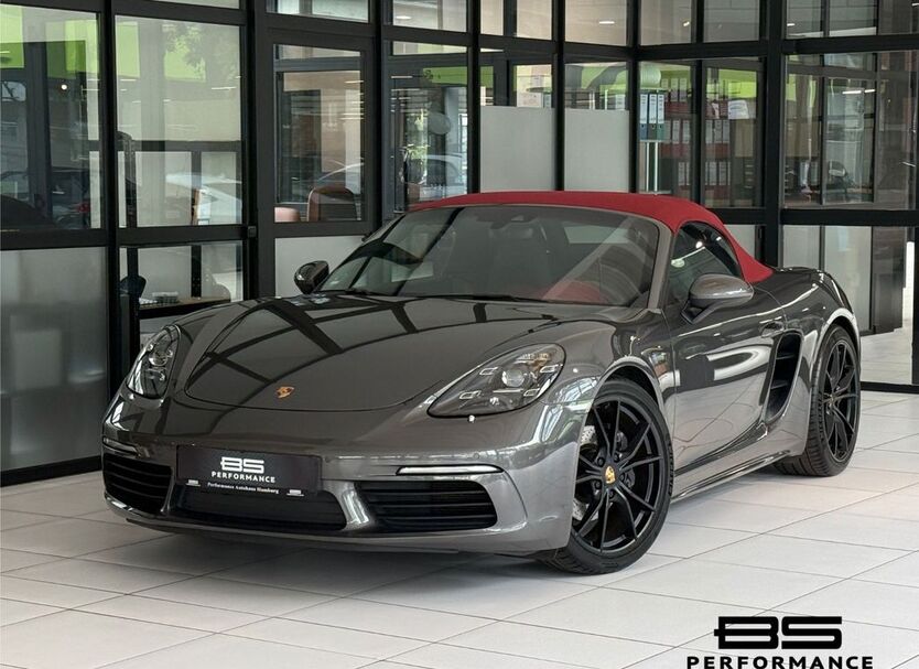 Porsche Boxster 62.000 km 53.990 € Hamburg 22529
