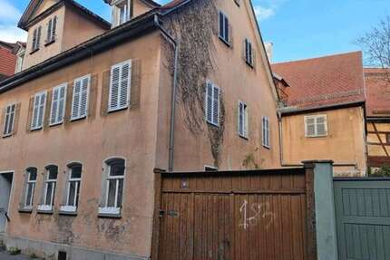 Haus zum Kaufen in Bad Windsheim 140.000 € 283 m² 15 zimmer