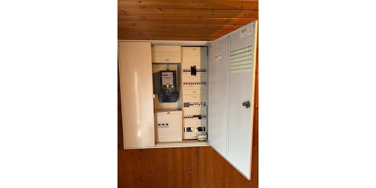 Einfamilienhaus mit Nebengebäude und Scheune zimmer