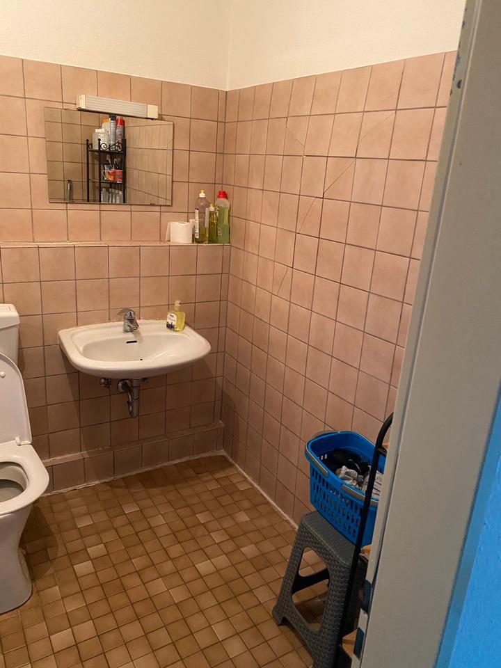 Solingen 2 Zimmer mit Stellplatz, Balkon Nähe Hbf zimmer