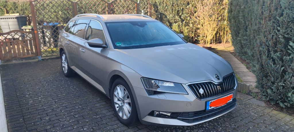 Skoda Superb 103.700 km 19.499 &euro; Rietberg 33397