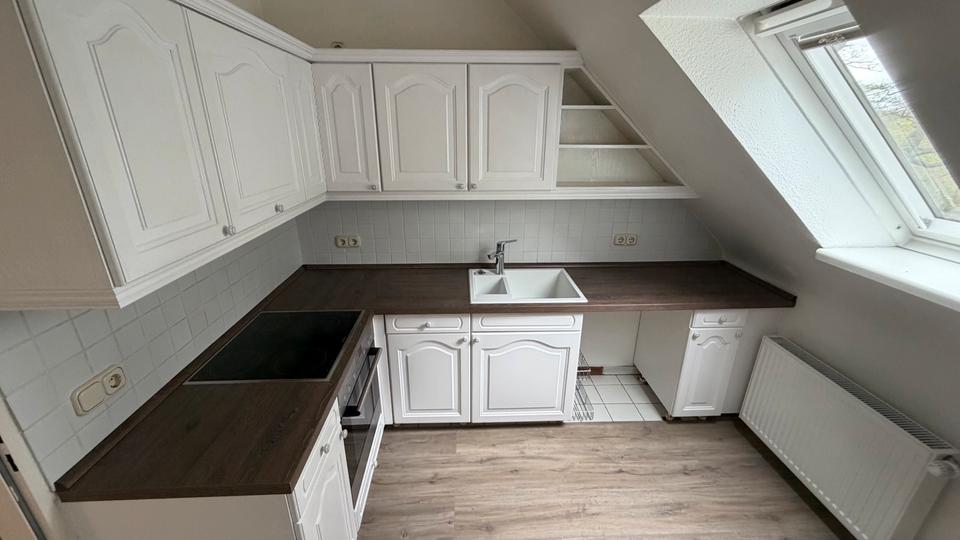 Dachgeschoßwohnung Hamburg Wandsbek - 3 Zimmer, 130 m&sup2;, 1.620&euro; | Angebot:26409655