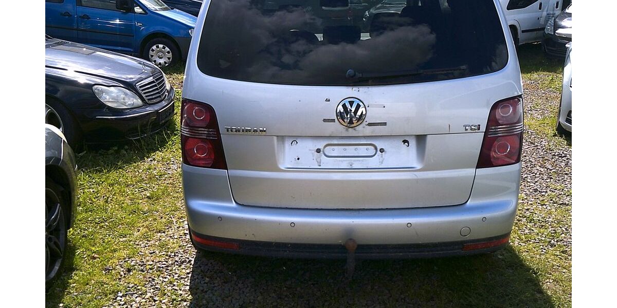 VW Touran 208.900 km 2.700 &euro; Grevenbroich 41516
