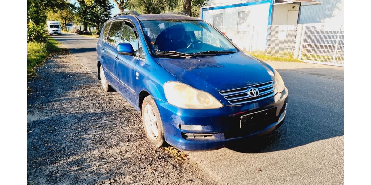Toyota Avensis Verso 163.454 km 3.600 &euro; Berlin 13629