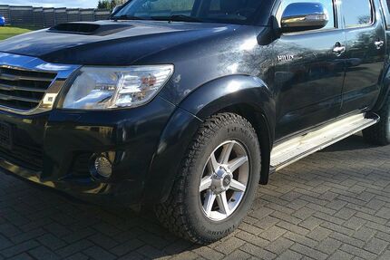 Toyota Hilux 222.000 km 16.600 &euro; Neddemin 17039