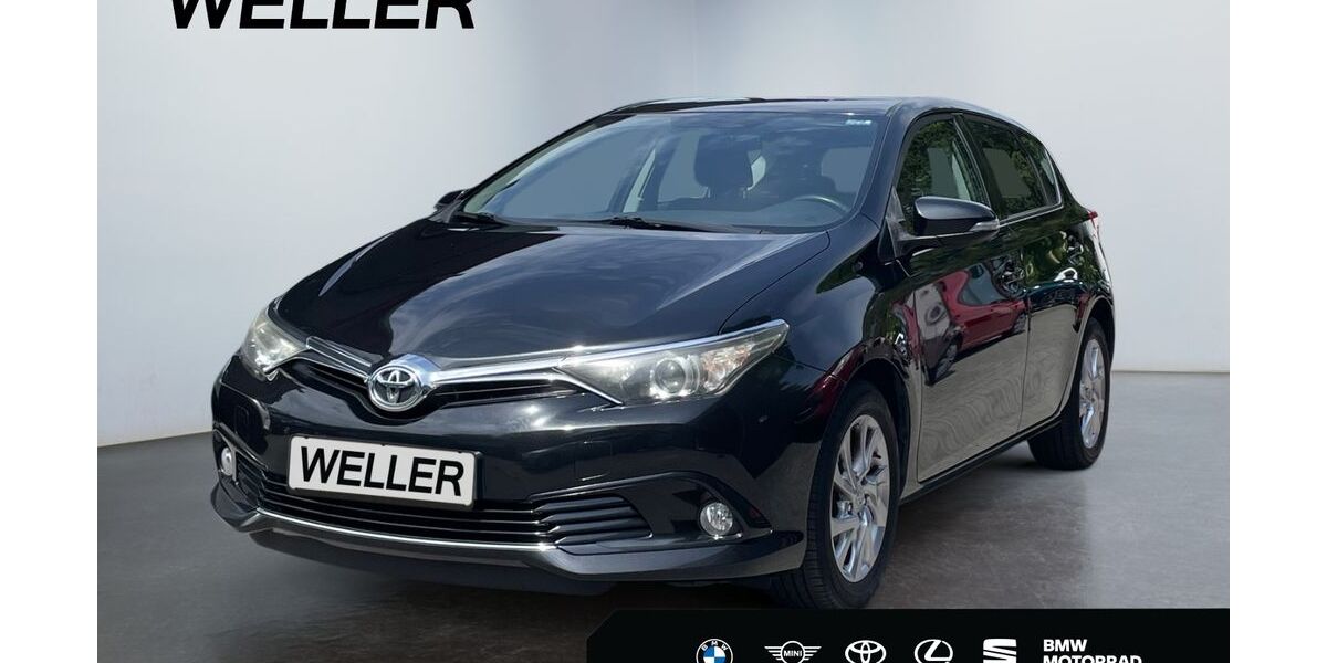 Toyota Auris 99.975 km 12.490 &euro; Herford 32049
