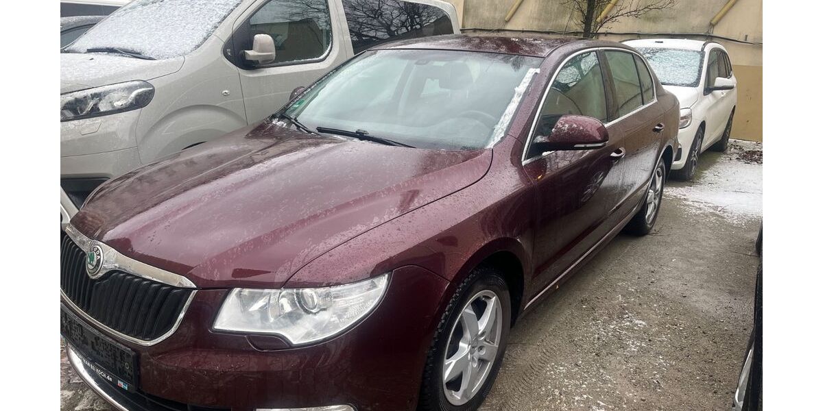 Skoda Superb 210.400 km 2.999 &euro; Berlin 13359