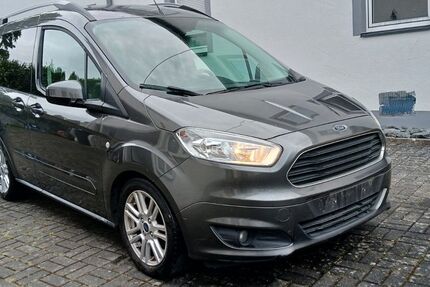 Ford Tourneo Courier 90.000 km 7.300 &euro; Daleiden 54689