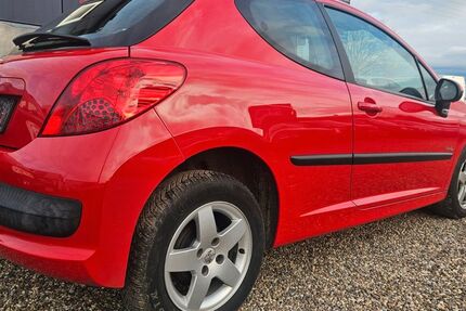 Peugeot 207 110.000 km 2.680 &euro; Rheinberg 47495