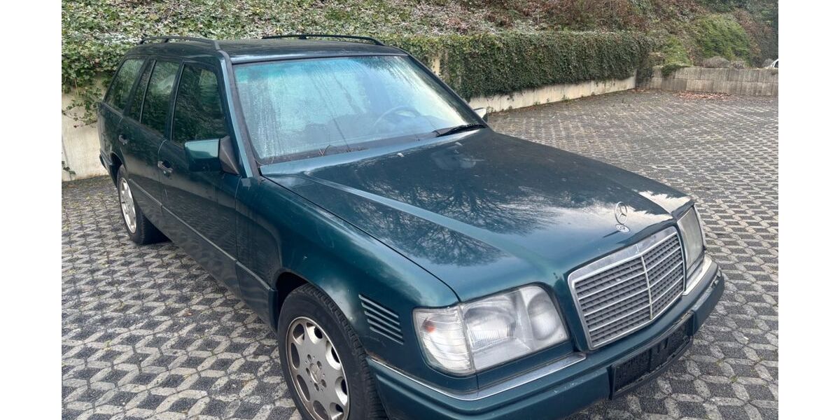 Mercedes-Benz E 250 396.000 km 2.490 &euro; Altenahr 53505