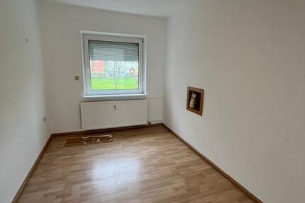 4-Zimmer-Wohnung im 1. OG mit Balkon und Einbauküche 4 zimmer