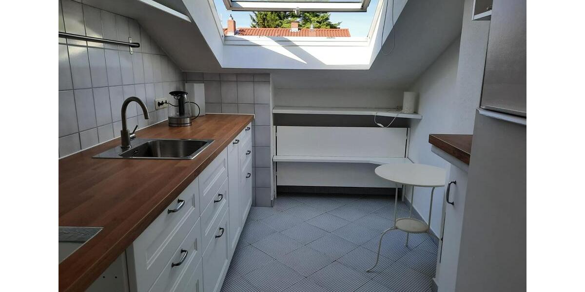 Dachgeschoßwohnung Frankfurt am Main Nord-Ost - 2 Zimmer, 65 m&sup2;, 1.100&euro; | Angebot:26381186
