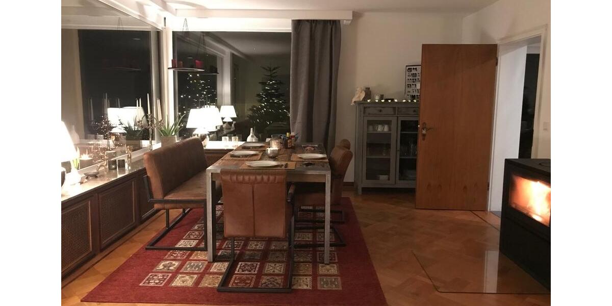 Villa Gummersbach - 6 Zimmer, 250 m&sup2;, 2.150&euro; | Angebot:25216498
