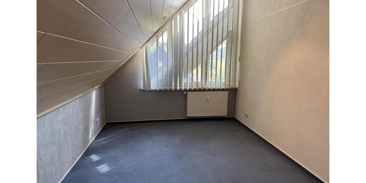 Maisonettenwohnung Wilnsdorf - 7 Zimmer, 165 m&sup2;, 200.000&euro; | Angebot:26815407