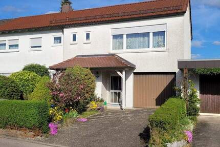 Doppelhaus mit Anbau und großem Garten zentral in Crailsheim zu verkaufen geeignet für 2 Familien 8 zimmer
