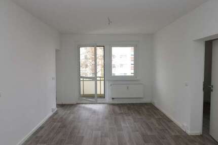 Wohnung Freiberg Freiberg West - 3 Zimmer, 56 m&sup2;, 369&euro; | Angebot:27341079