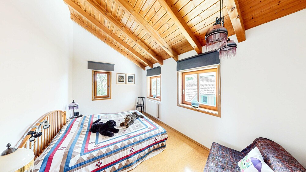 Wohnen im Grünen - Charmantes Holzhaus mit Wintergarten, Galerie und idyllischem Garten - Einfamilienhaus Neukirchen beim Heiligen Blut | Angebot:26948792