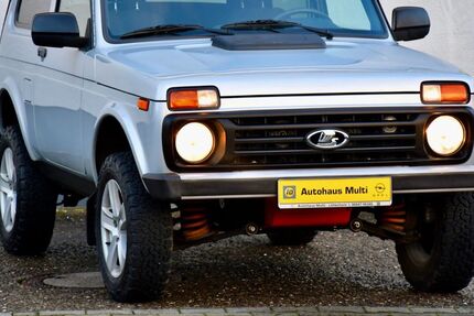 Lada Niva 9.200 km 16.900 &euro; Limeshain 63694