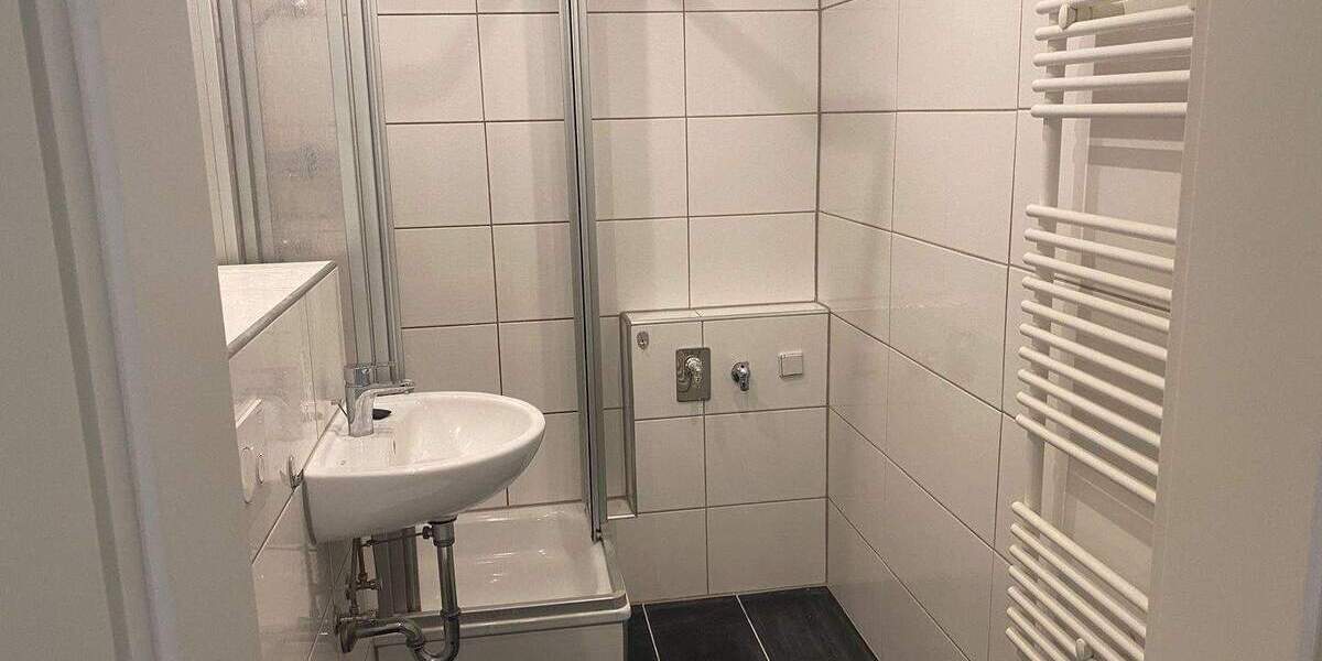 Gemütliche Dachgeschoss-Wohnung mit Kaminanschluss und begehbarem Kleiderschrank! 3 zimmer