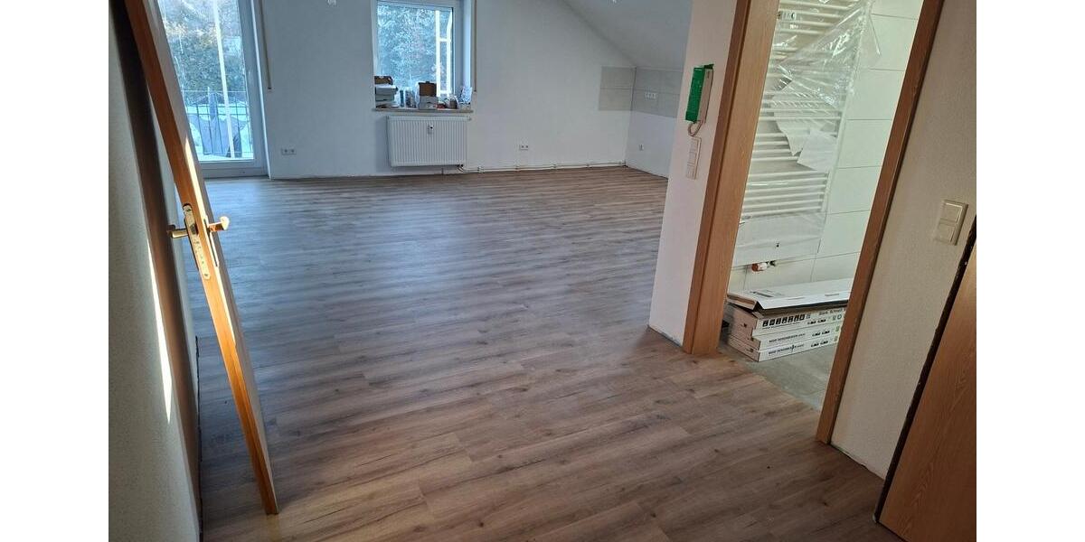 Dachgeschoßwohnung Pfakofen - 3 Zimmer, 80 m&sup2;, 740&euro; | Angebot:26225316