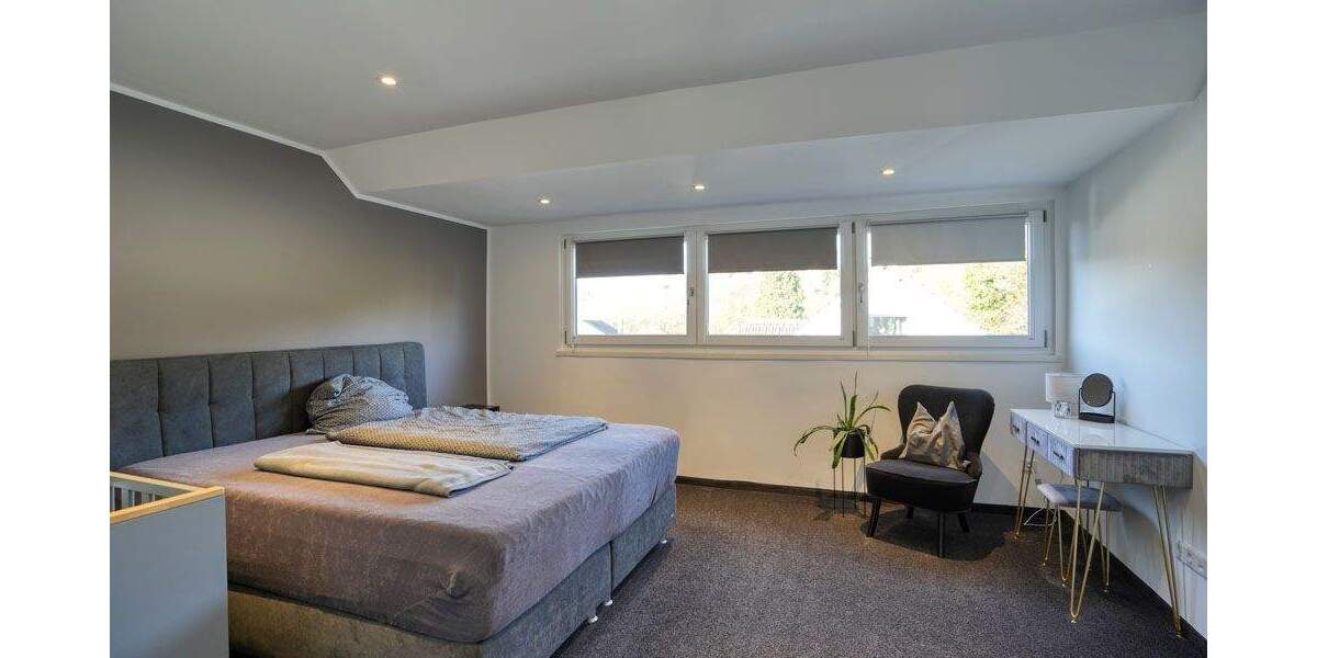 Doppelhaushälfte Bochum Stiepel - 5 Zimmer, 218 m&sup2;, 850.000&euro; | Angebot:25687051