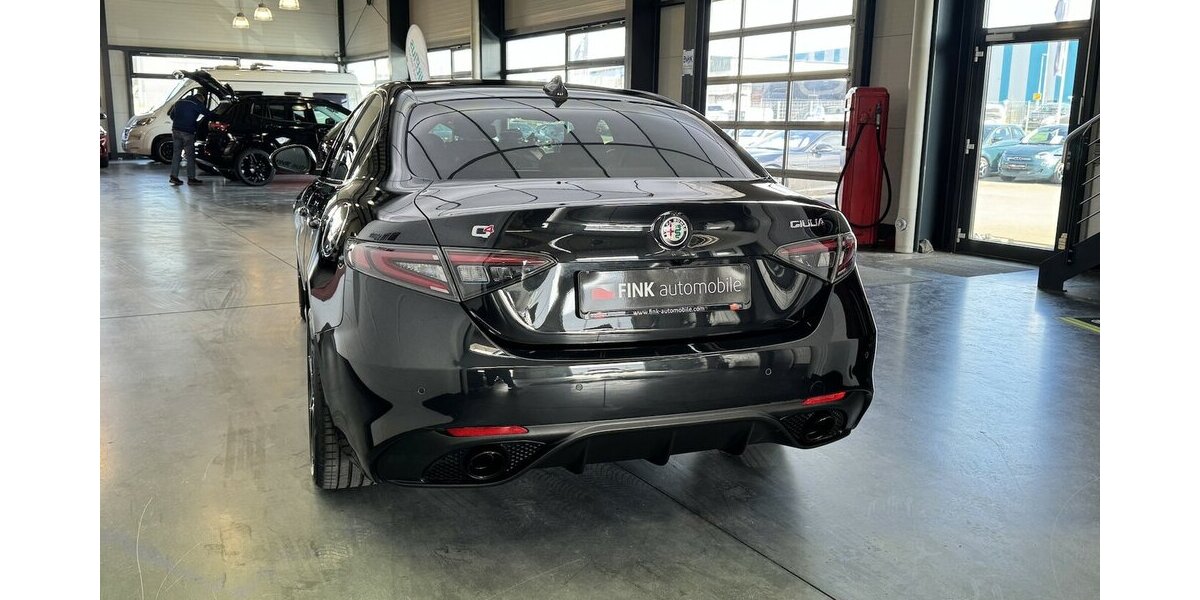 Alfa Romeo Giulia 2.0 Competizione Q4 Turbo CarPlay Kamera 9.970 km 41.220 &euro; Lich 35423