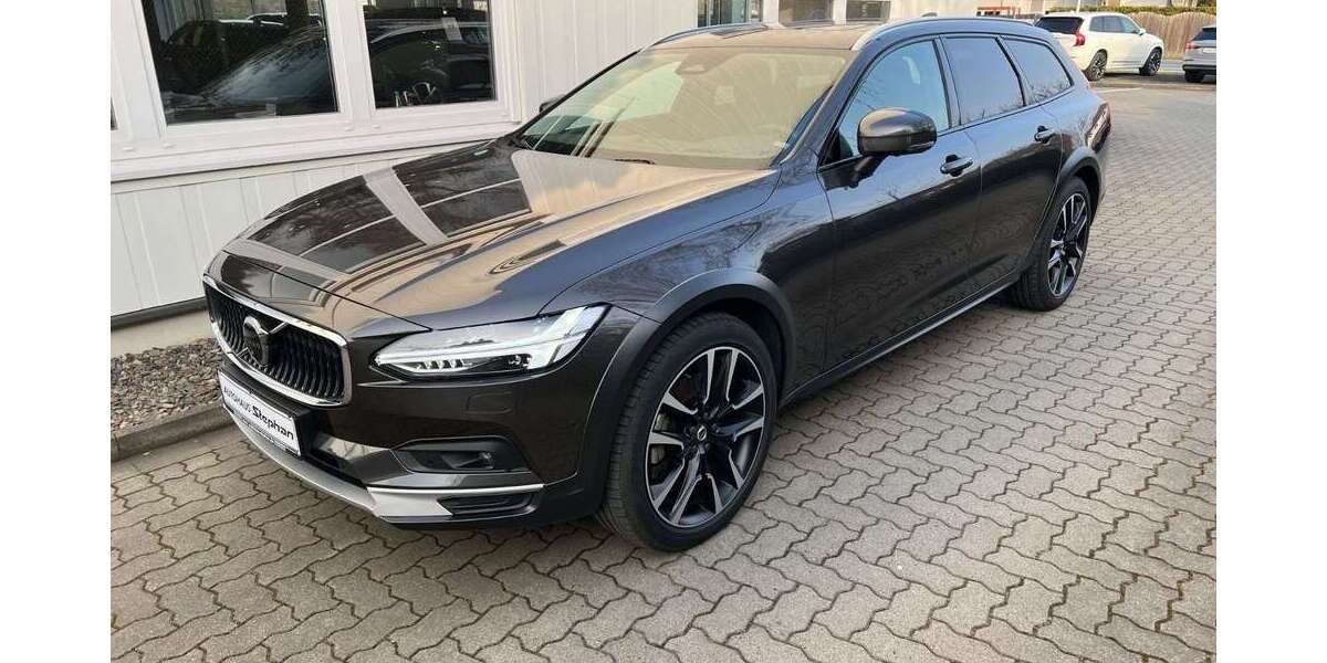 Volvo V90 Cross Country 72.800 km 44.890 &euro; Goslar OT Vienenburg 38690