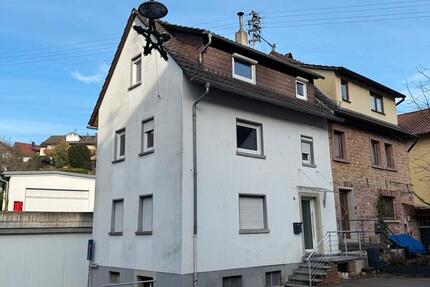 Sehr gepflegte Doppelhaushälfte mit 2 WCs, Pelletheizung 3.5 zimmer