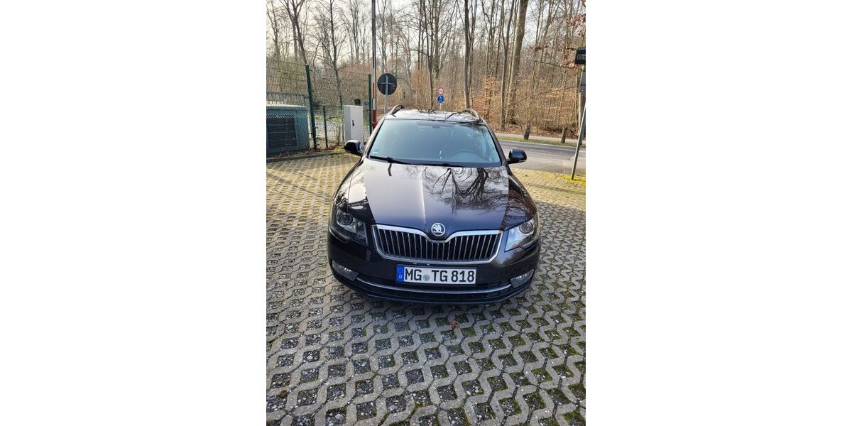 Skoda Superb 181.000 km 9.900 &euro; Mönchengladbach 41065