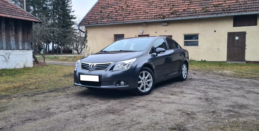 Toyota Avensis 130.000 km 6.700 &euro; München 81375