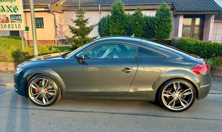 Audi TT 220.900 km 6.950 € Frankfurt 60323