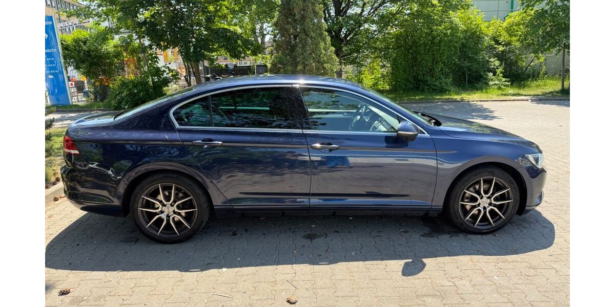 VW Passat 181.500 km 10.380 &euro; München 80807