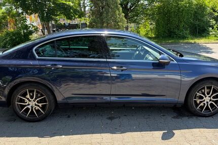 VW Passat 181.500 km 9.990 &euro; München 80807