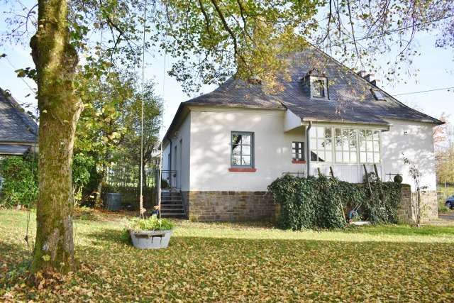 Haus zum Kaufen in Winterspelt-Elcherath 400.000 € 210 m² - Einfamilienhaus Winterspelt-Elcherath Elcherath | Angebot:25477369