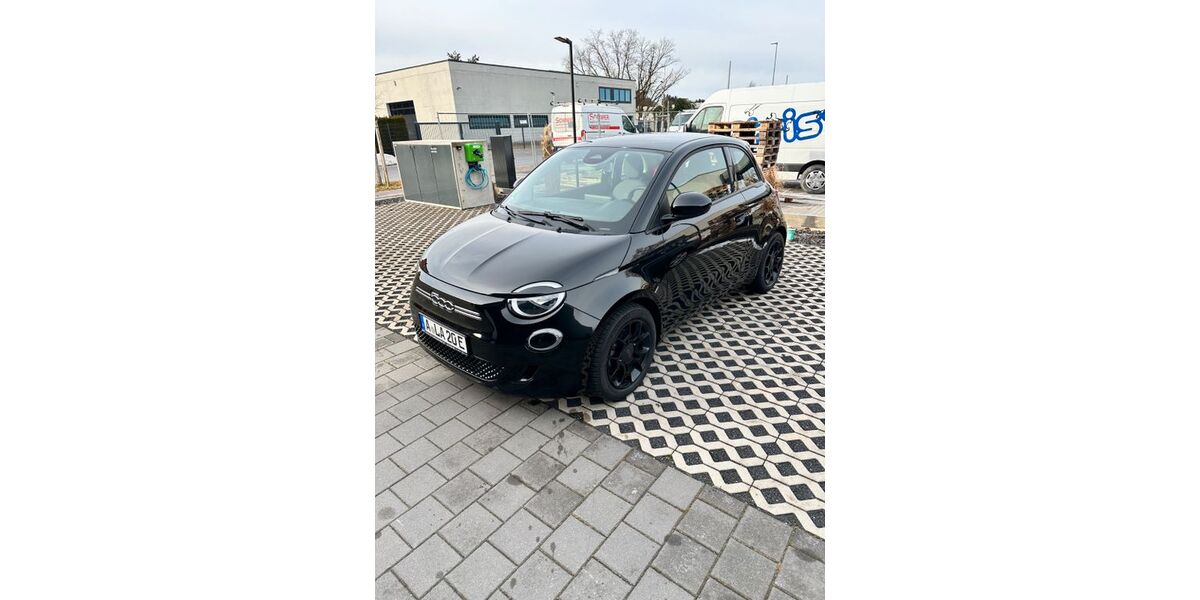 Fiat 500e 27.000 km 16.000 &euro; Welden 86465