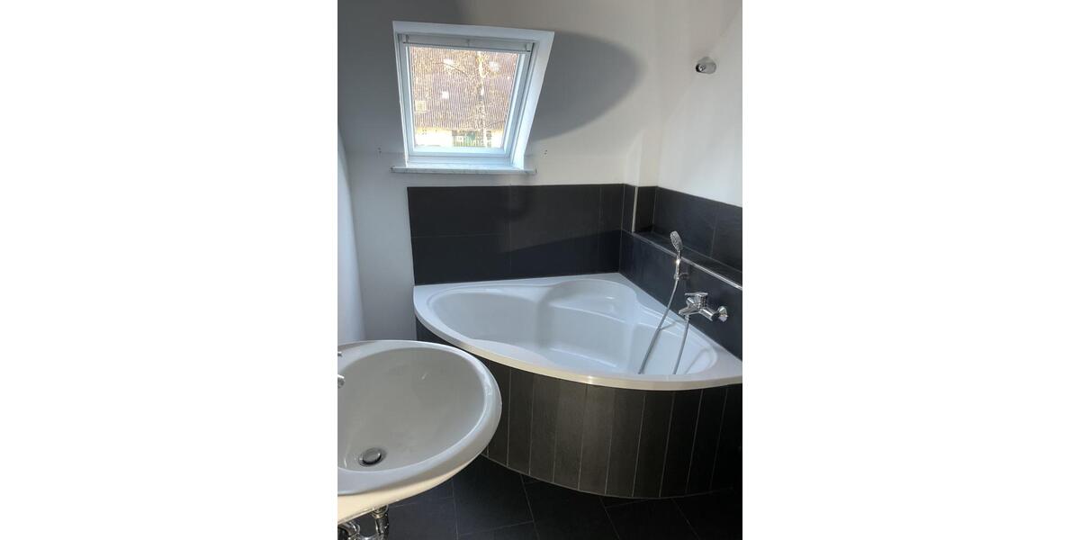 Derzeit keine Besichtigung möglich-Platz für die gesamte Familie 6 zimmer