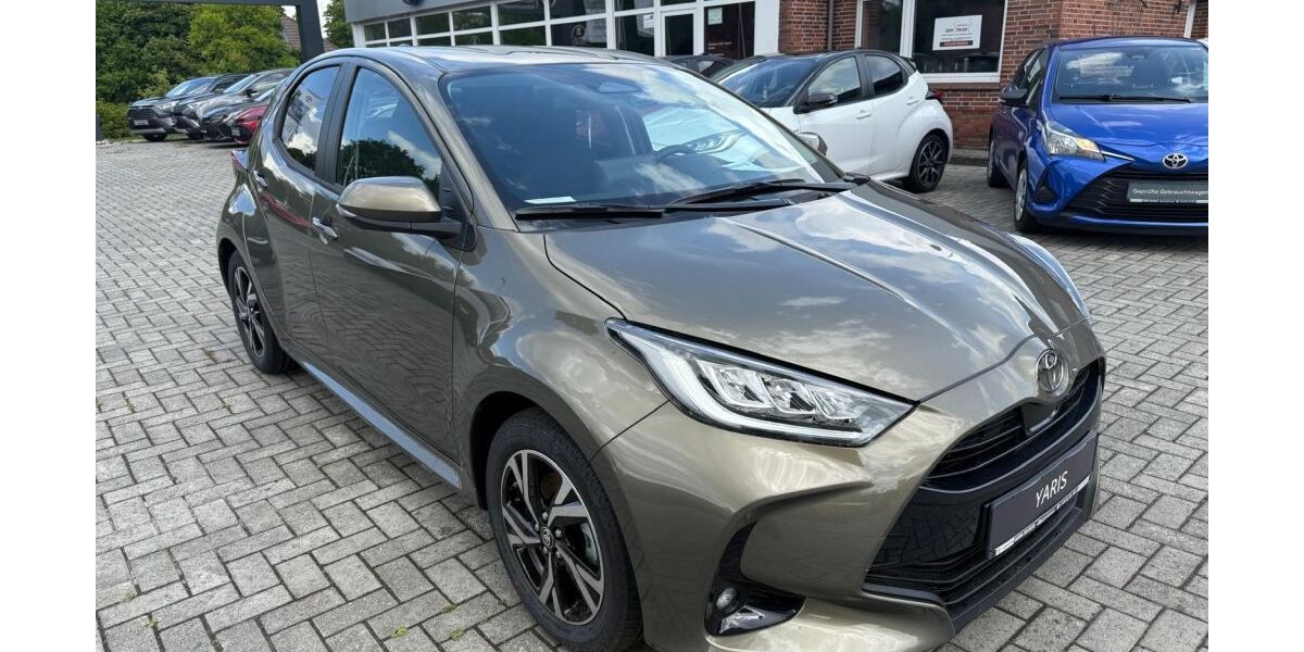 Toyota Yaris 9.500 km 22.990 &euro; Wiesmoor 26639