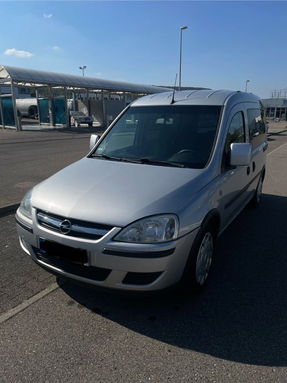 Opel Combo 148.000 km 2.300 € Weil der Stadt 71263