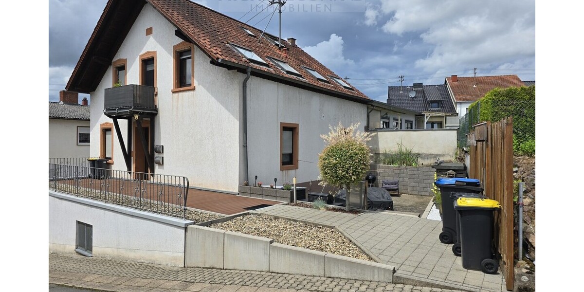 Zweifamilienhaus in Schmelz Zentrum zum Kauf - Zweifamilienhaus Schmelz | Angebot:27098061