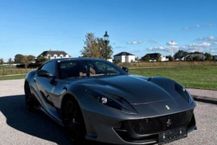 Ferrari 812 11.328 km 379.000 &euro; Essen 45131
