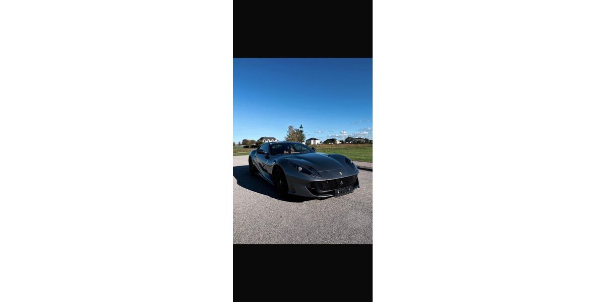 Ferrari 812 11.328 km 379.000 &euro; Essen 45131
