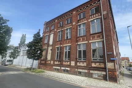 Stadtteil-Luckenwalde MFH (4 WE + 1 GE) & Rohbau -Ausbau zu MFH mit ca.1.000 - 1.200 qm Wohnfläche ! - Haus Luckenwalde | Angebot:27010157