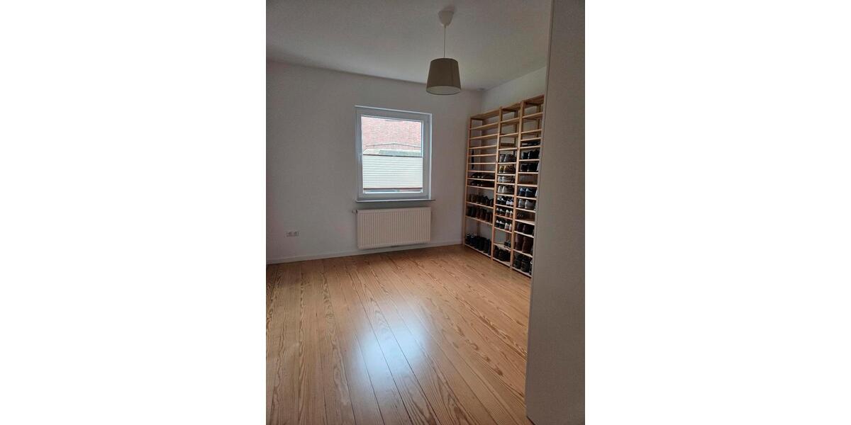 Hochparterre Wilhelmshaven Heppens - 4 Zimmer, 122 m&sup2;, 335.000&euro; | Angebot:27216842